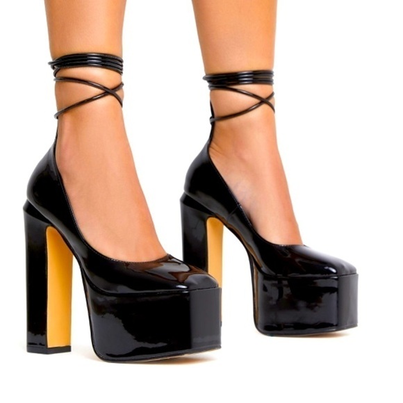 EGO Shoes - COPY - LACE UP CLOSED TOE PLATFORM BLOCK HEEL IN BLACK PATENT.